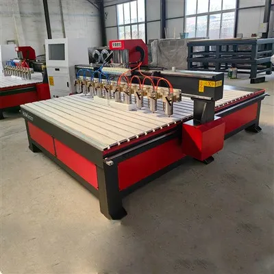 Macchina per incisione a rilievo multitesta